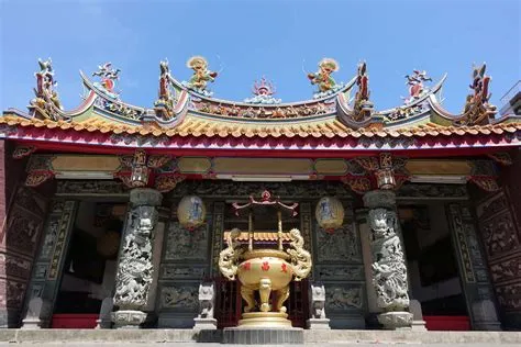  ¡Sumérgete en la Historia y la Belleza en el Templo de Wenchang! Un lugar espiritual y arquitectónicamente impresionante.